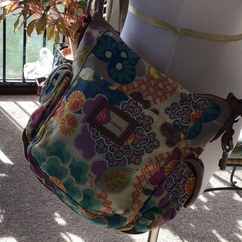 Awesome Fossil canvas flower decorated crossbody
